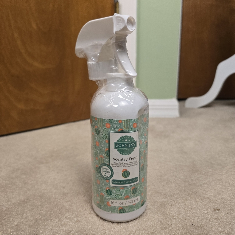 Scentsy Odor Eliminating Fabric Spray New 16 fl. oz Cucumber & Cactus Water